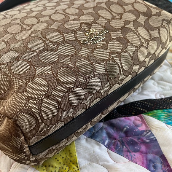 Signature jacquard Coach crossbody - Picture 2 of 13